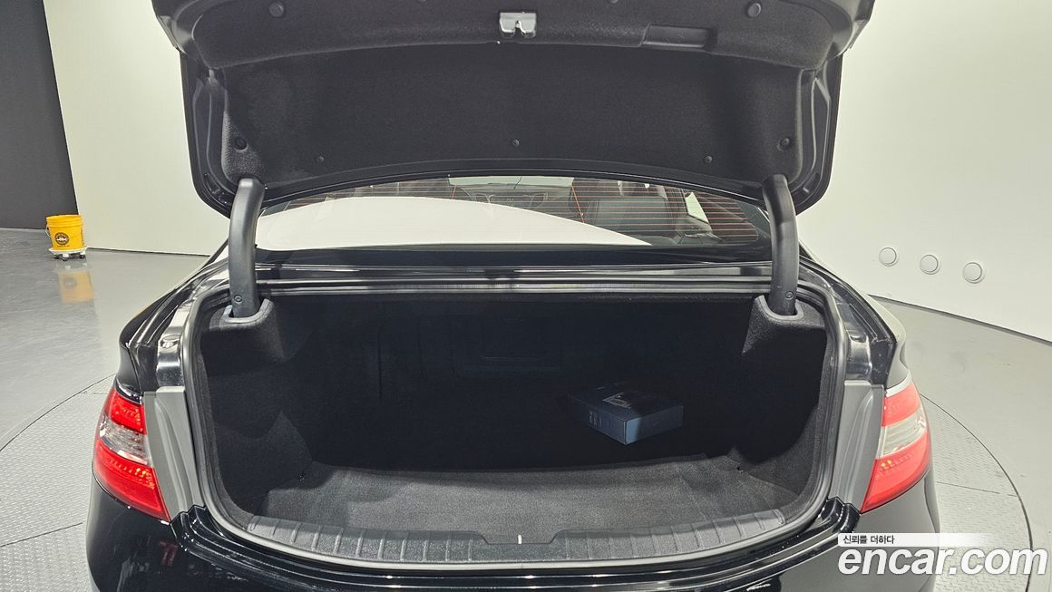 Hyundai Grandeur 2012