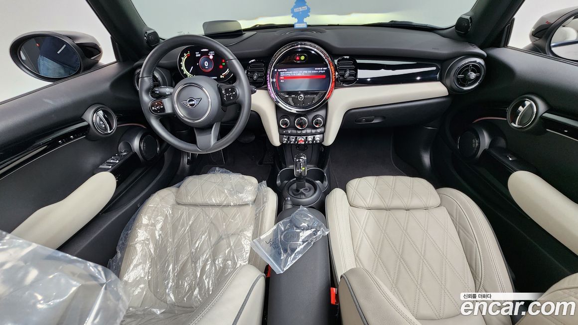 Mini Cooper Convertible 2023