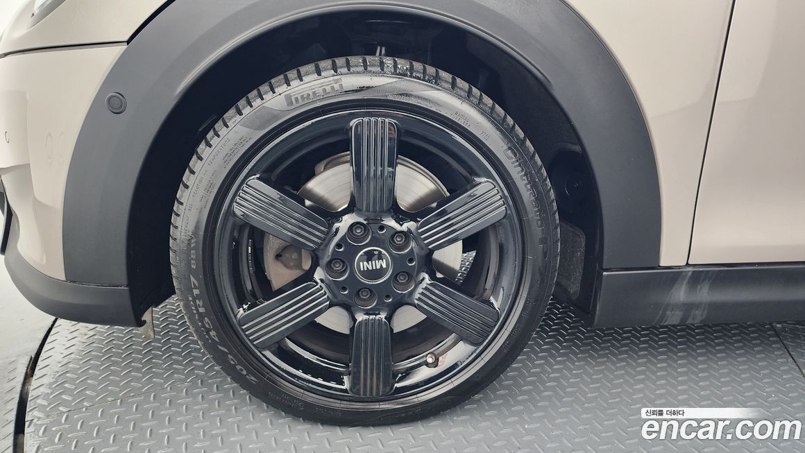 Mini Cooper Convertible 2023