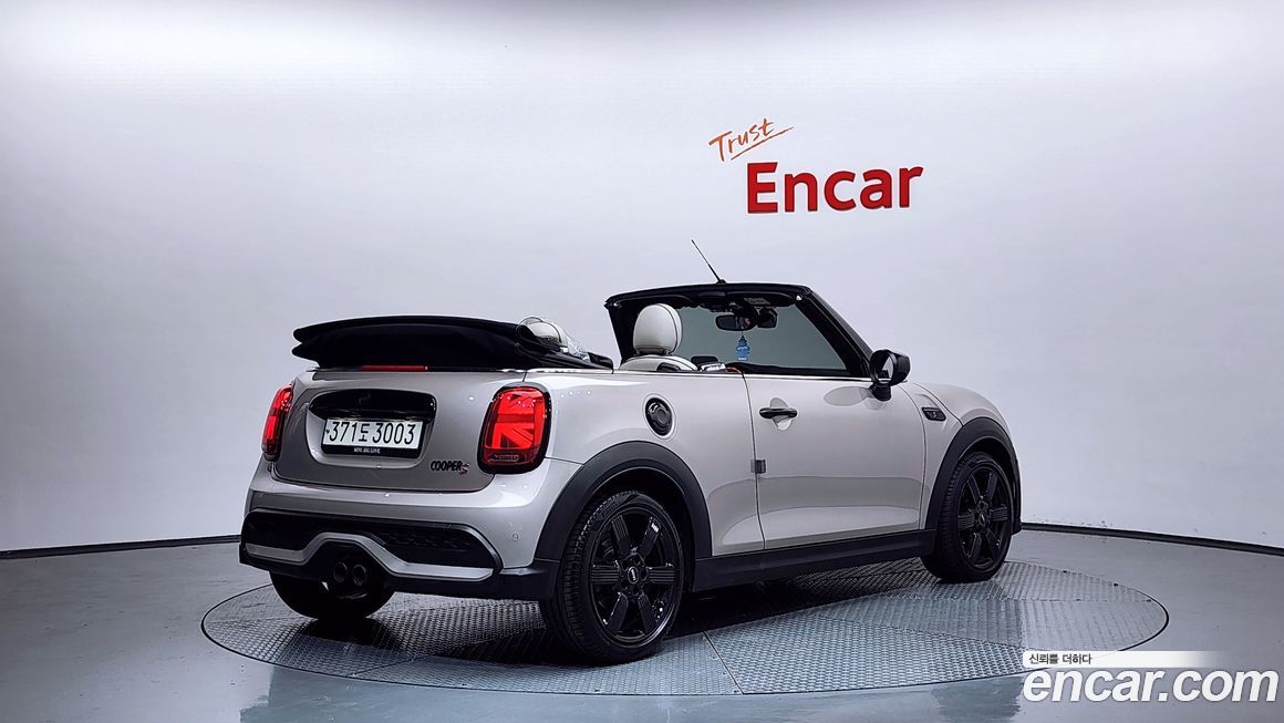Mini Cooper Convertible 2023