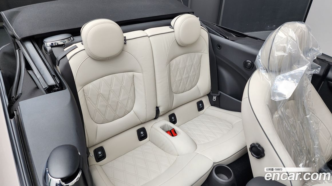 Mini Cooper Convertible 2023