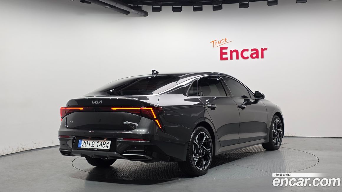 Kia K5 2025