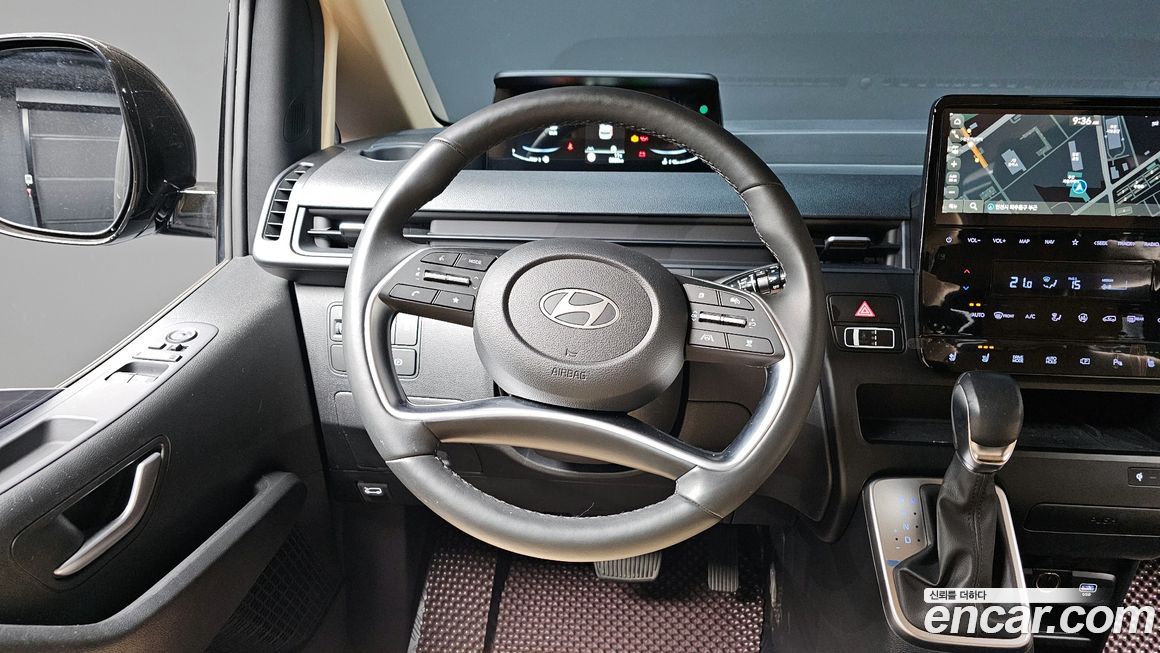 Hyundai Staria 2025