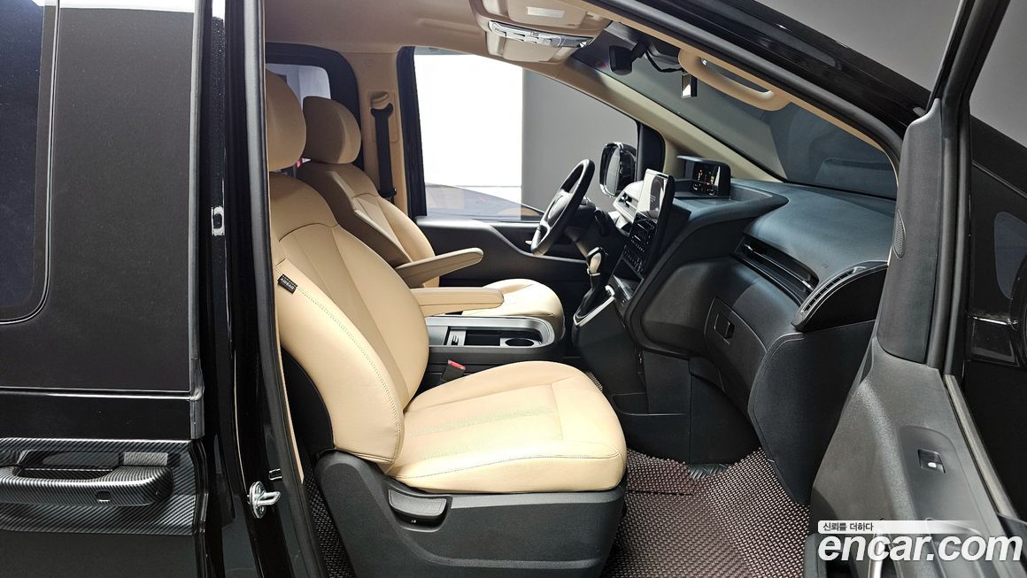 Hyundai Staria 2025