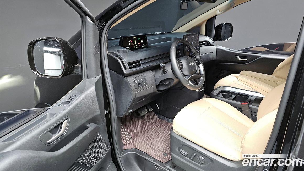 Hyundai Staria 2025