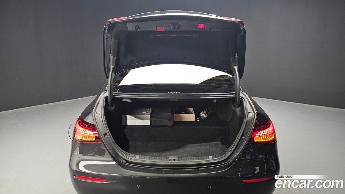 Mercedes-Benz E-Class 2021