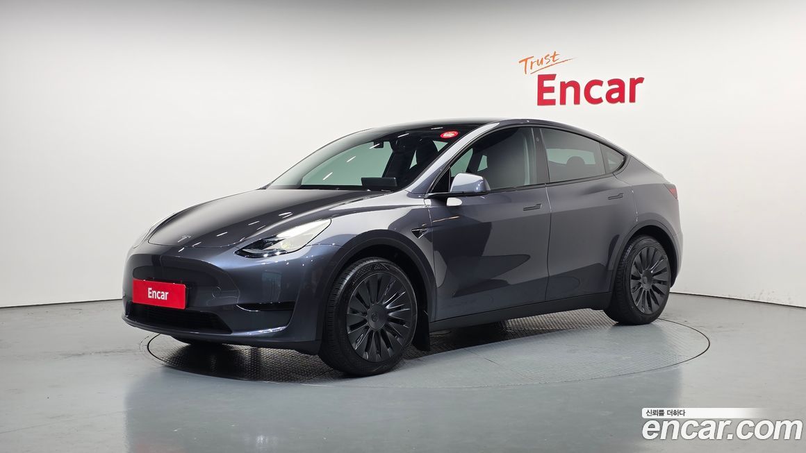 Tesla Model Y 2024
