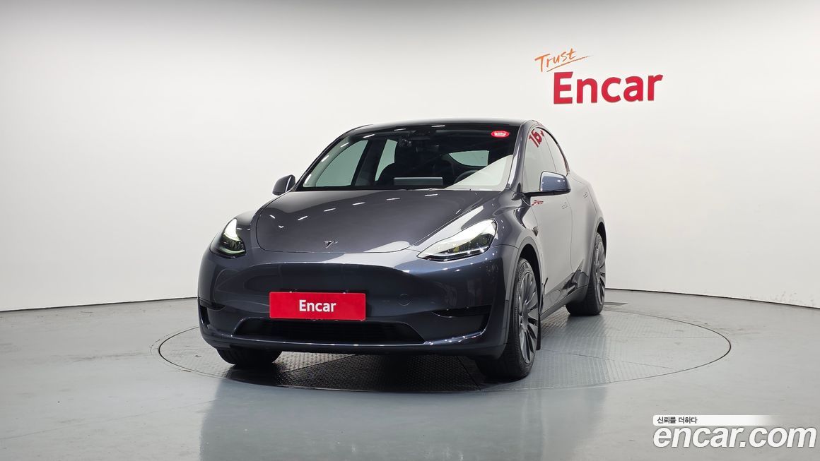 Tesla Model Y 2024