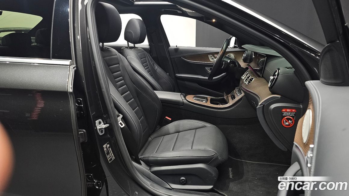 Mercedes-Benz E-Class 2021