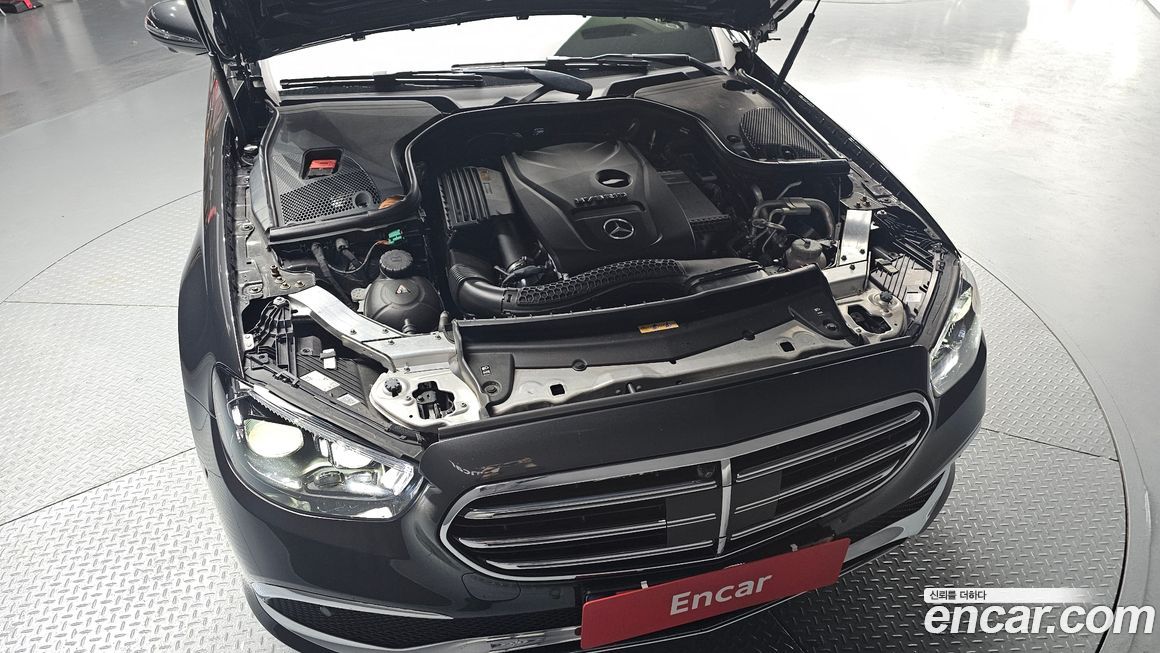 Mercedes-Benz E-Class 2021