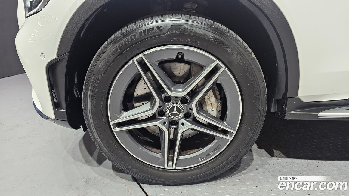 Mercedes-Benz GLC-Class 2021