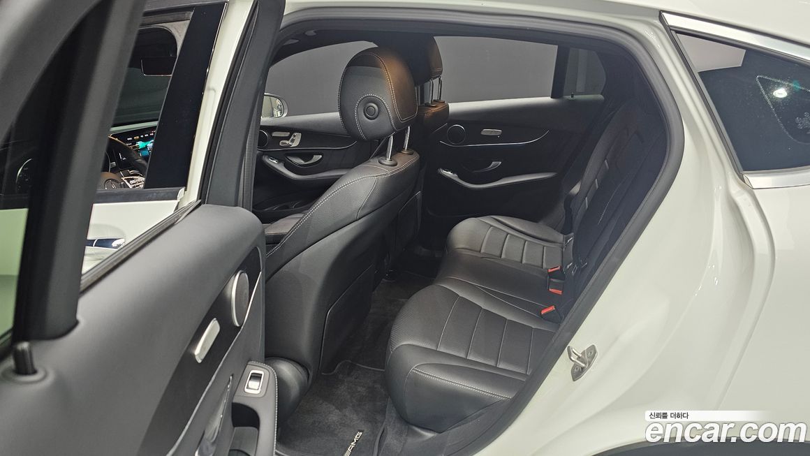 Mercedes-Benz GLC-Class 2021