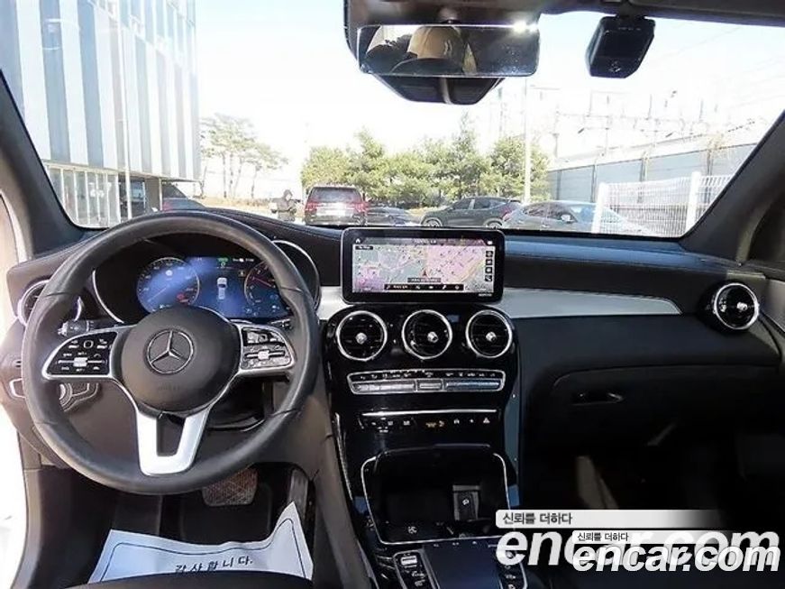 Mercedes-Benz GLC-Class 2021