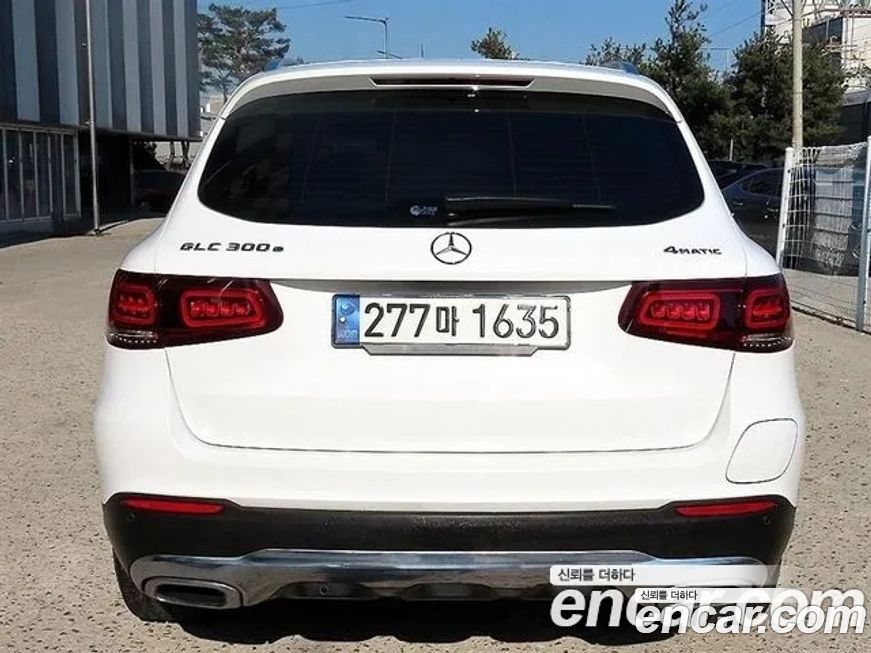 Mercedes-Benz GLC-Class 2021