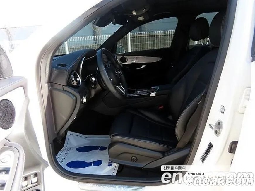 Mercedes-Benz GLC-Class 2021