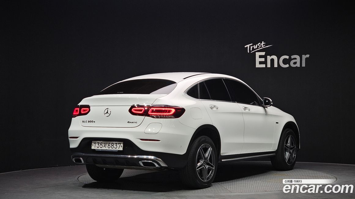 Mercedes-Benz GLC-Class 2021