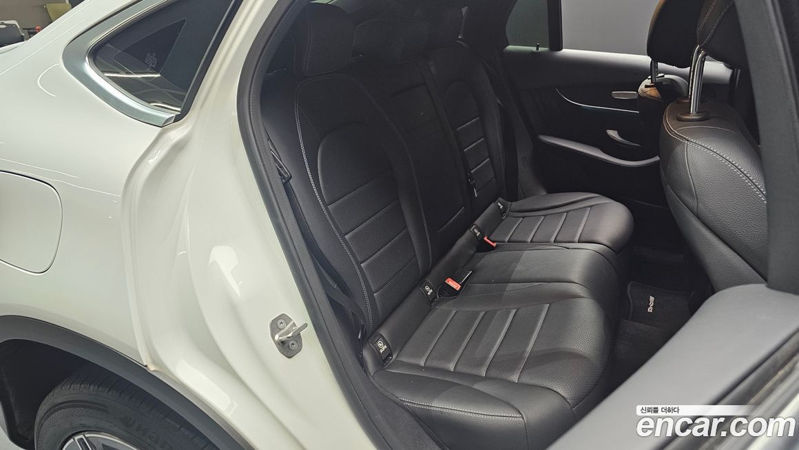 Mercedes-Benz GLC-Class 2021