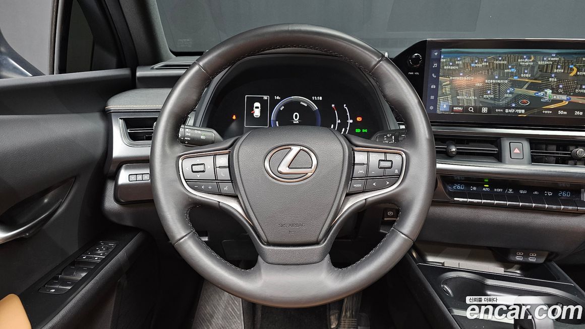 Lexus UX 2025