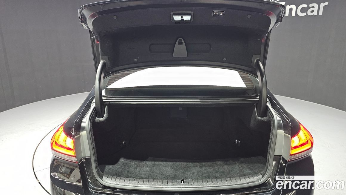 Hyundai Genesis 2015