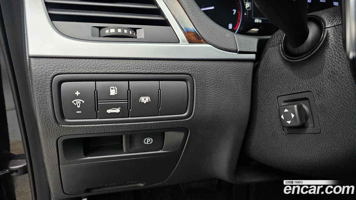 Hyundai Genesis 2015