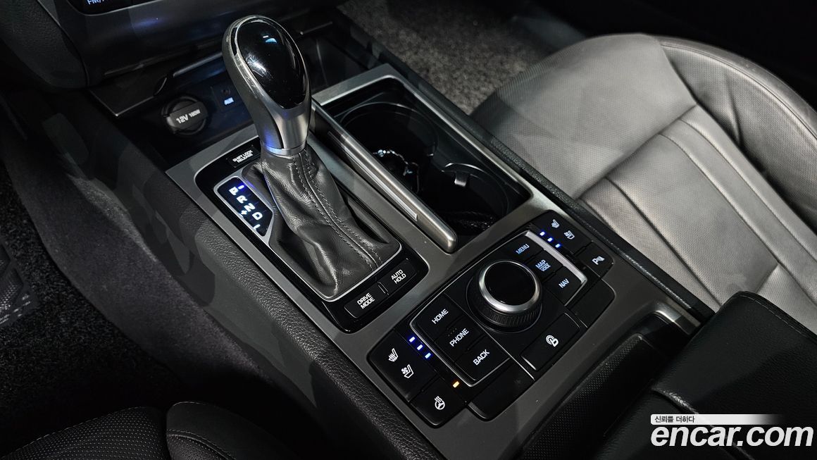 Hyundai Genesis 2015