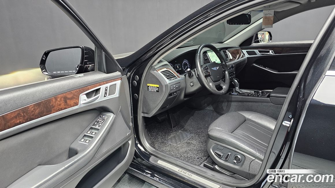 Hyundai Genesis 2015