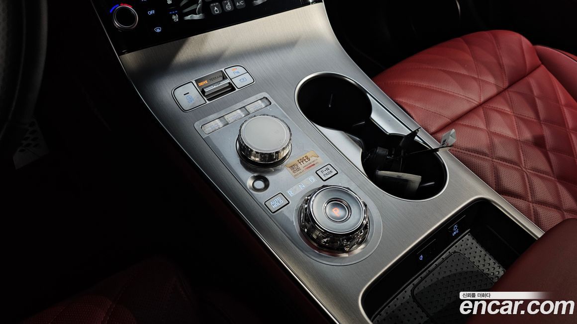 Genesis GV70 2025