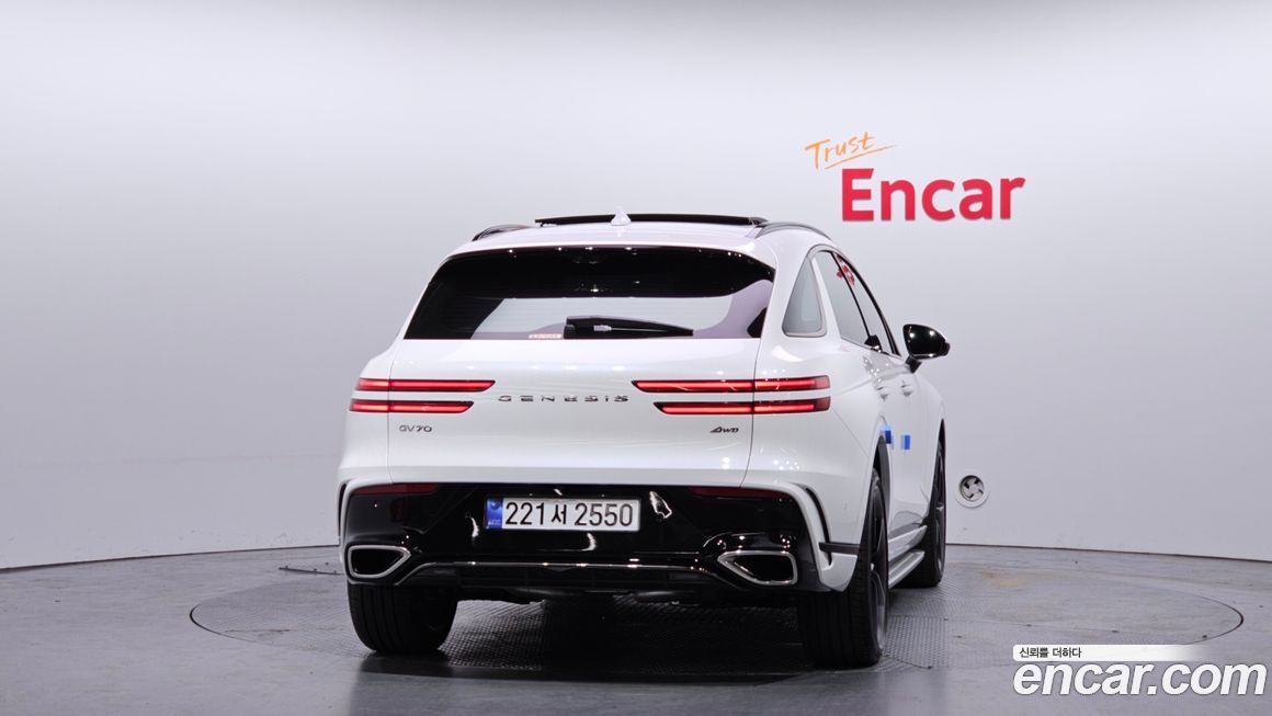 Genesis GV70 2025