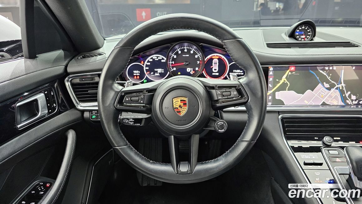 Porsche Panamera 2021