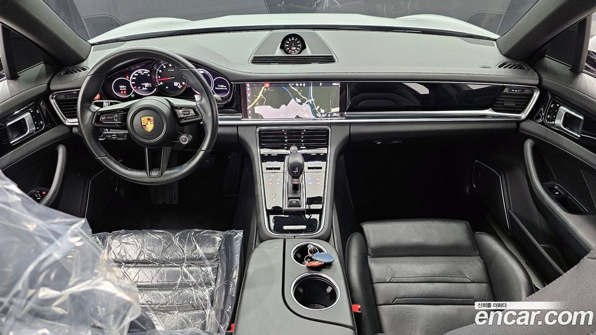 Porsche Panamera 2021