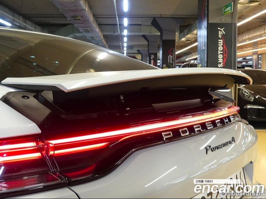 Porsche Panamera 2022