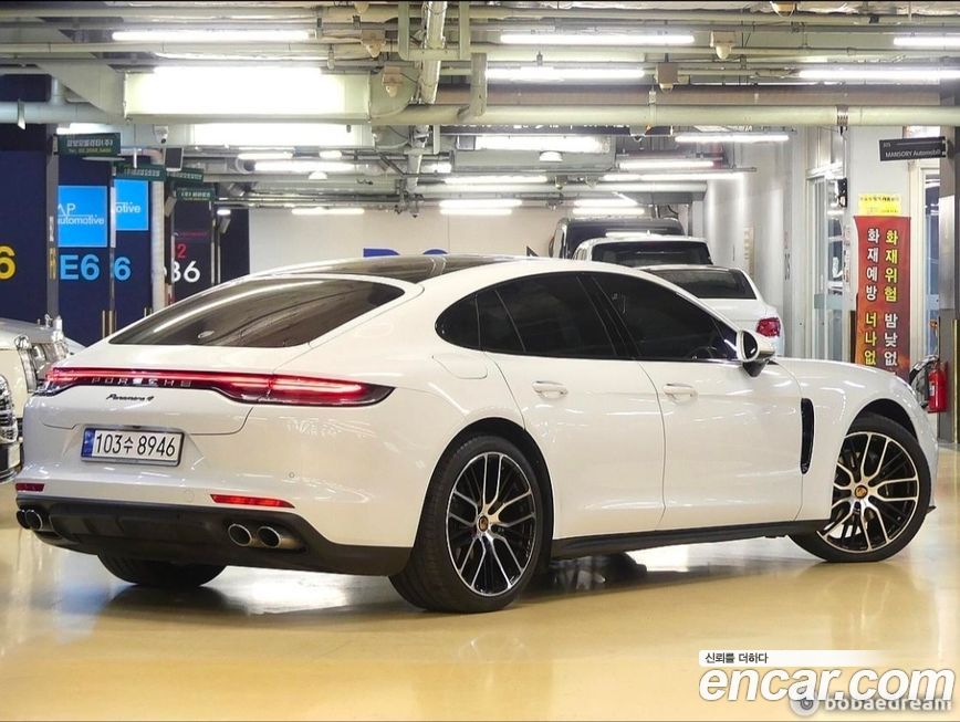 Porsche Panamera 2022