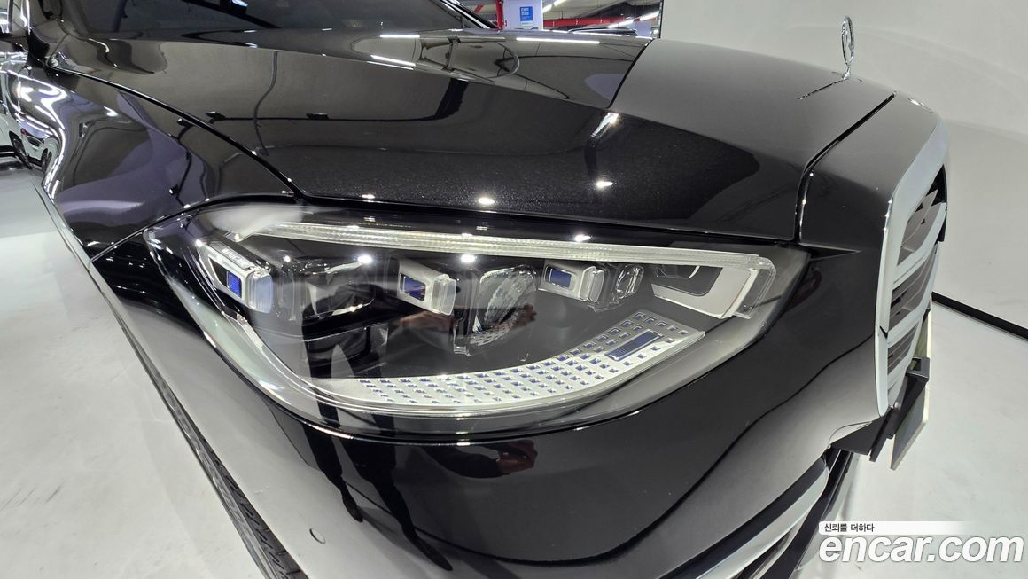 Mercedes-Benz S-Class 2025