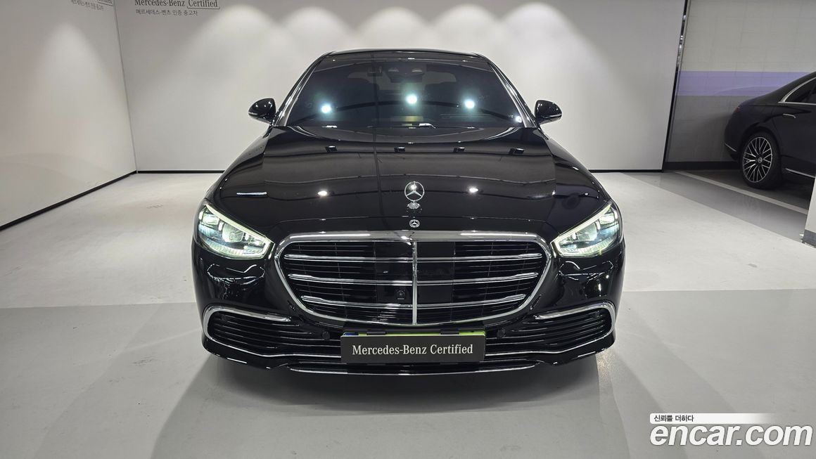 Mercedes-Benz S-Class 2025