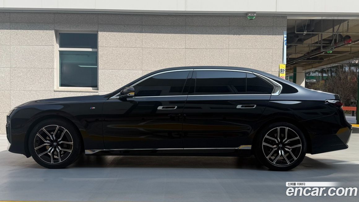 BMW 7-Series 2024
