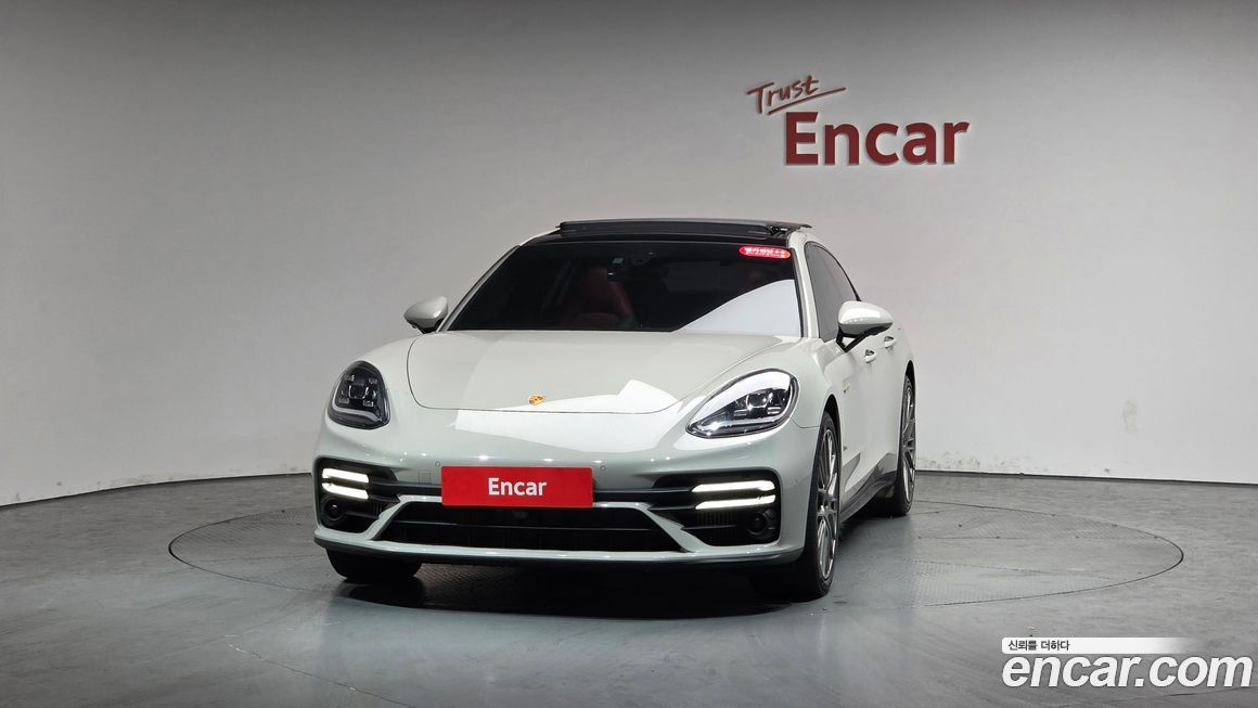 Porsche Panamera 2023