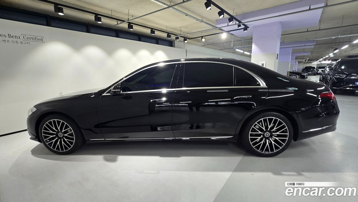 Mercedes-Benz S-Class 2025