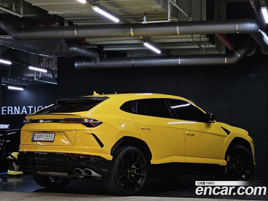 Lamborghini Urus 2021