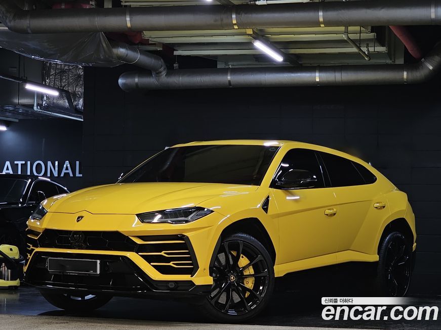 Lamborghini Urus 2021