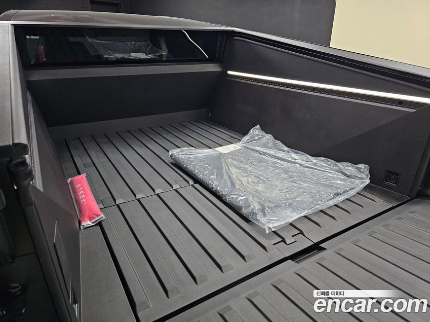 Tesla Cybertruck 2026