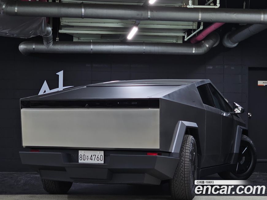 Tesla Cybertruck 2026