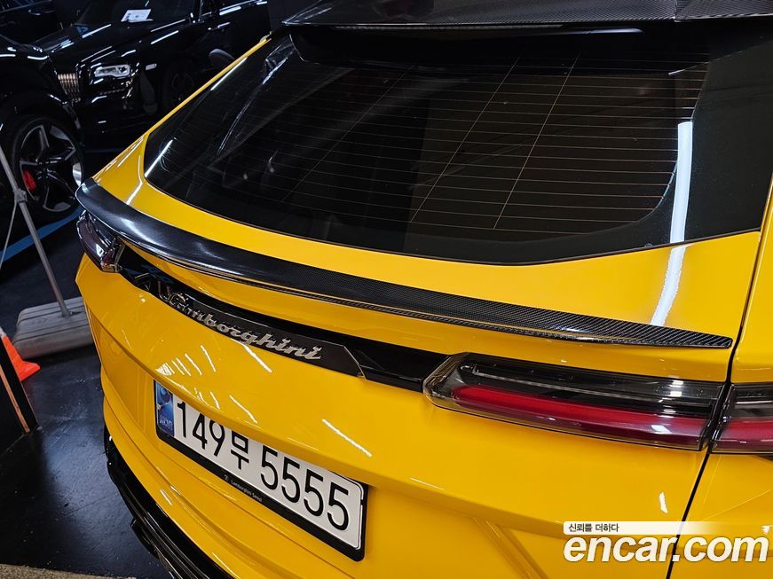 Lamborghini Urus 2021