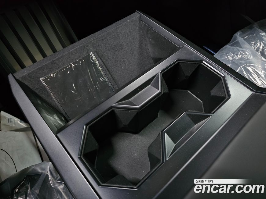 Tesla Cybertruck 2026