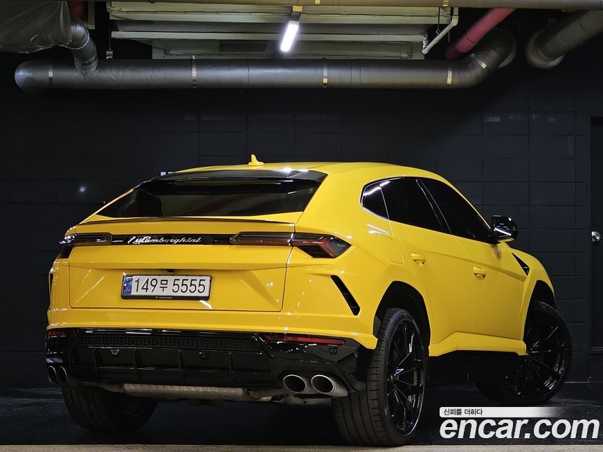 Lamborghini Urus 2021