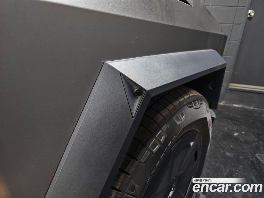 Tesla Cybertruck 2026