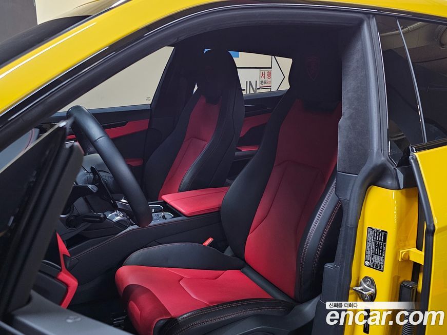 Lamborghini Urus 2021