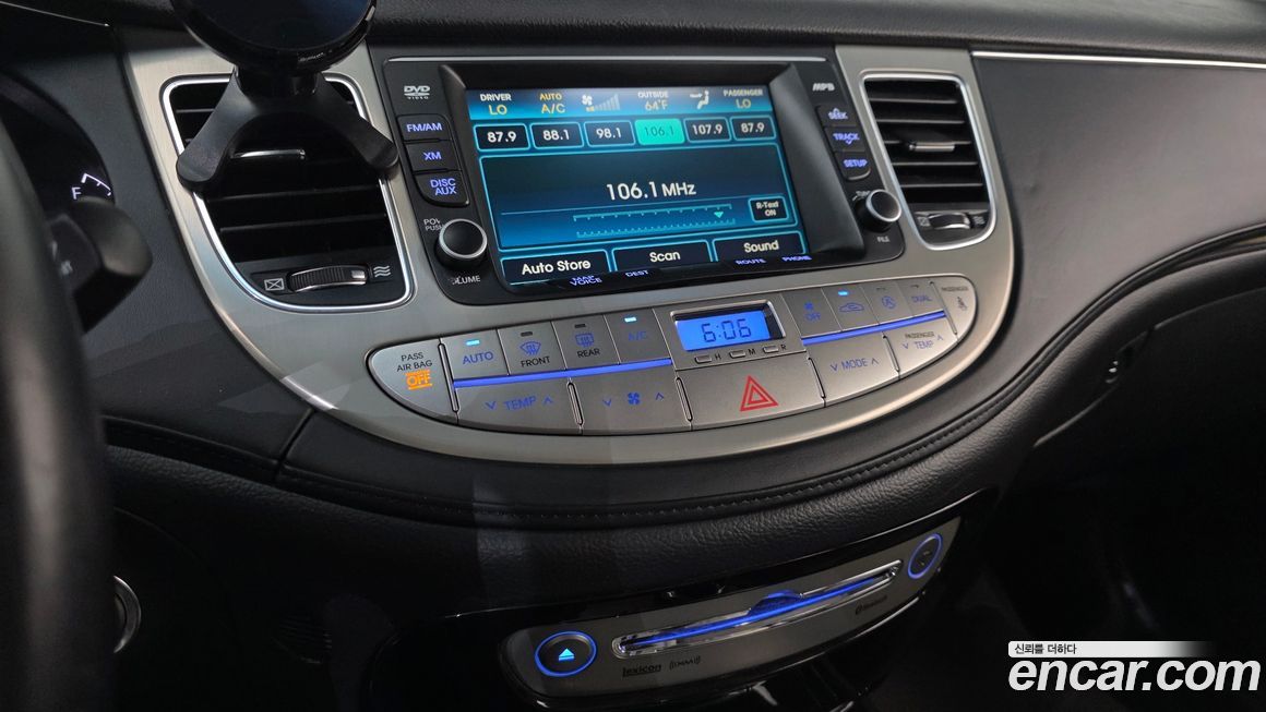 Hyundai Genesis 2012