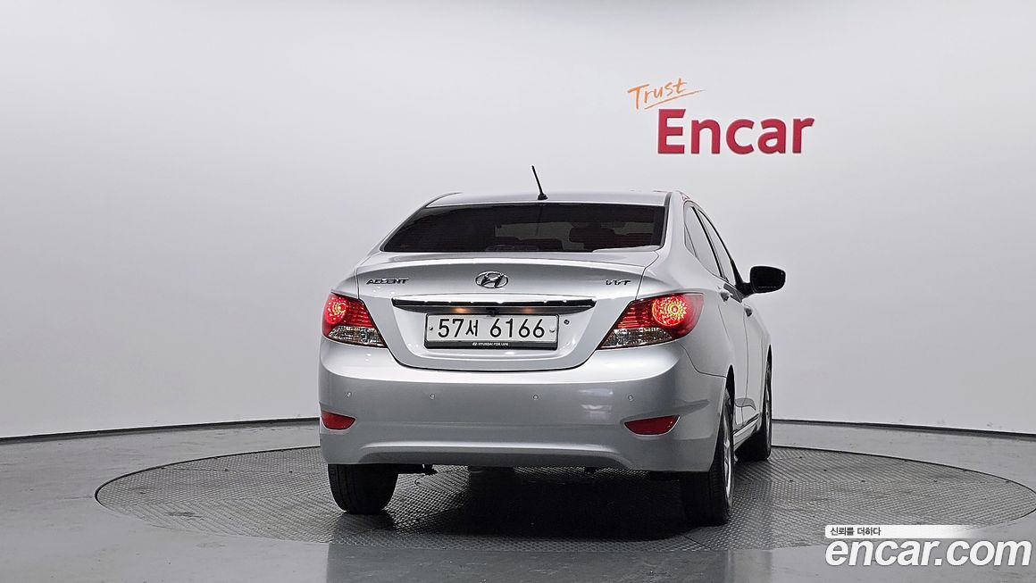 Hyundai Accent 2012