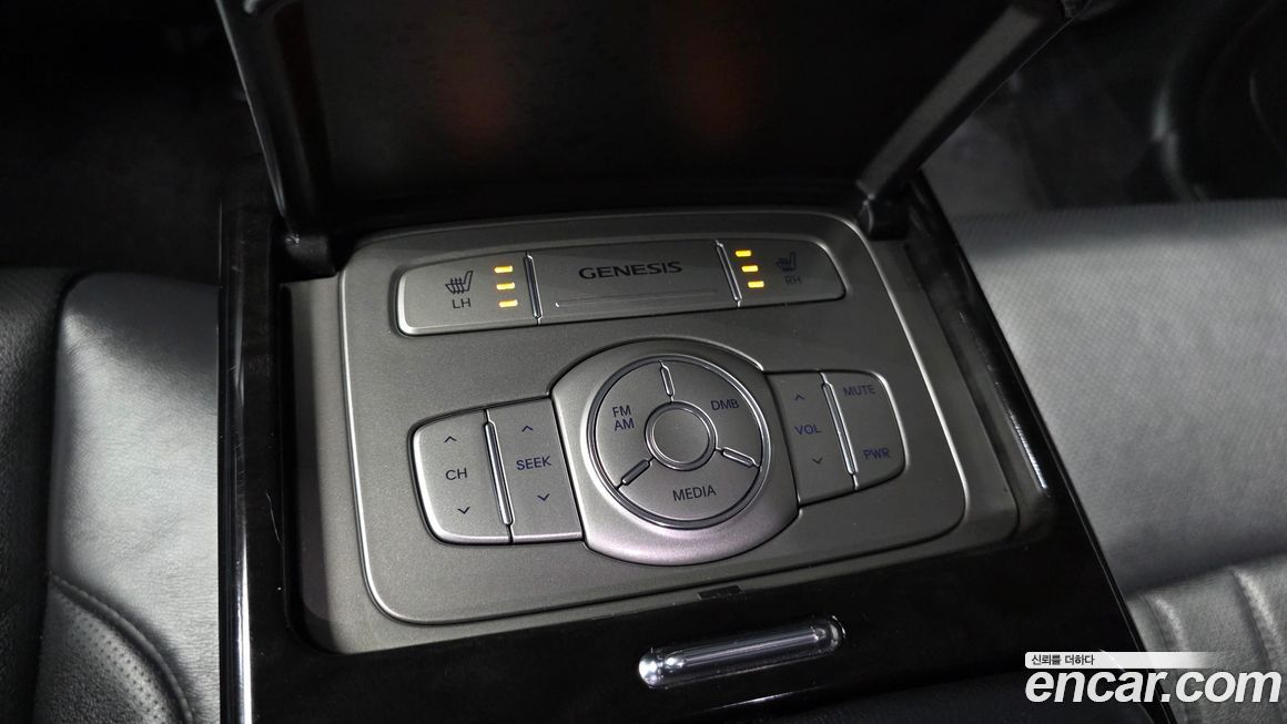 Hyundai Genesis 2013