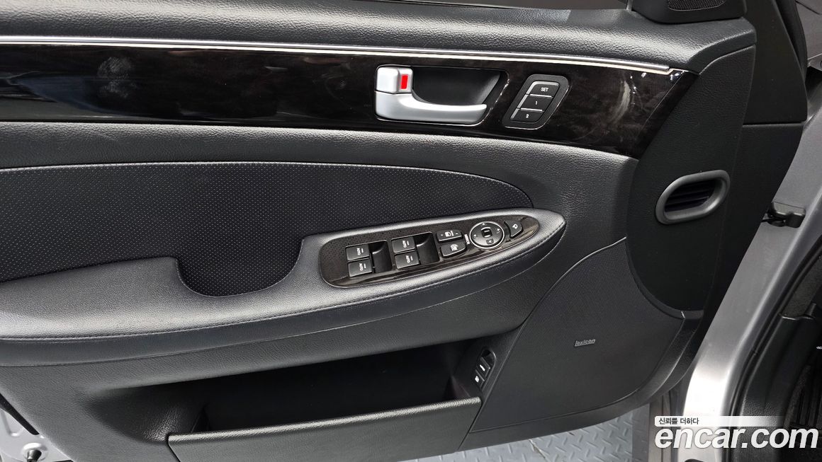 Hyundai Genesis 2013